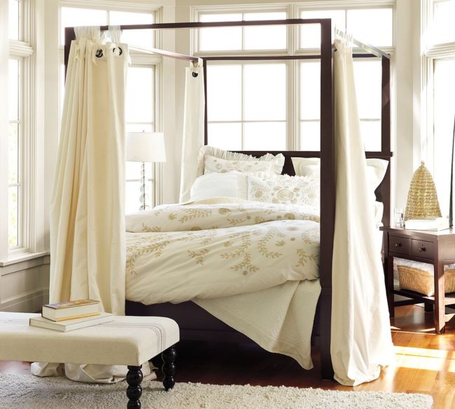 Canopy-Curtains-for-Bed-Queen