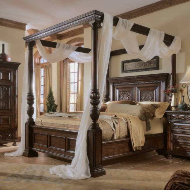 Classy-Victorian-Canopy-Bed-Style-With-Modish-Soft-Brown-Color-Scheme-And-Chic-White-Twisted-Curtains